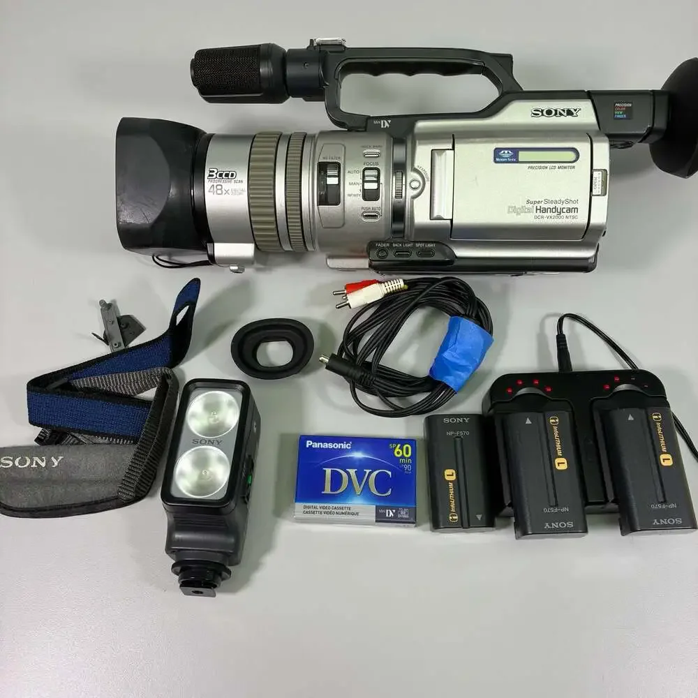 Sony DCR-VX2000 3CCD MiniDV Digital Handycam Camcorder with Accessories